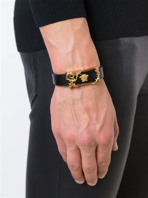 bracelet versace homme or|versace bracelet medusa.